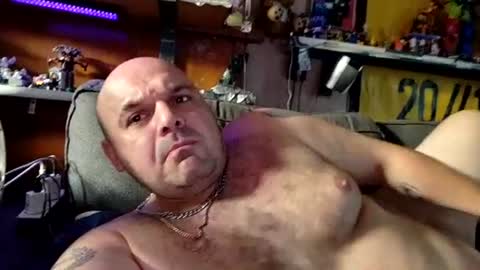 chubbyman44 online show from July 11, 7:06 pm