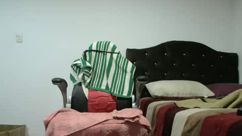 Snapshot of chupameloxxx3 chatting on October 14, 3:42 am el papi online show from October 14, 3:42 am