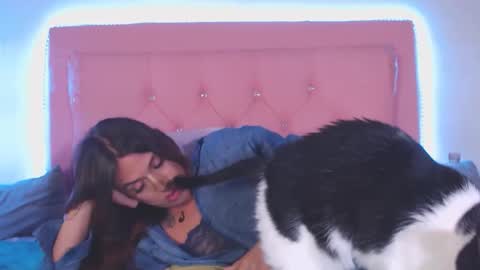 cicimom online show from October 18, 4:16 am