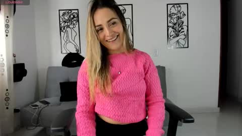 Snapshot of ciindy_lovee chatting on September 8, 4:17 pm Ciindy Lovers online show from September 8, 4:17 pm