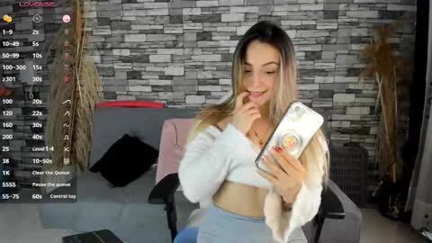 Snapshot of ciindy_lovee chatting on October 10, 4:35 pm Ciindy Lovers online show from October 10, 4:35 pm