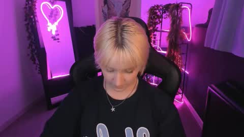 Cin Bellamy online show from October 10, 7:03 am