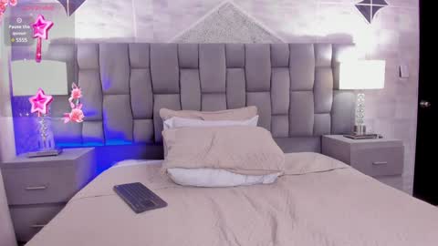 CintiaCollins  online show from February 6, 1:16 am