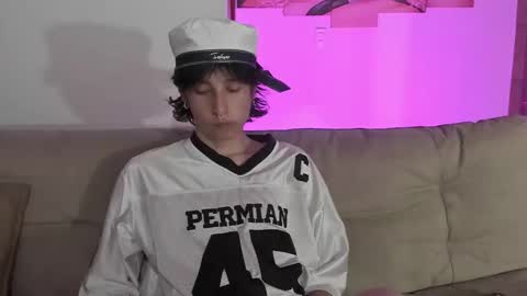 cirosky_elchicopolla online show from March 17, 6:18 am