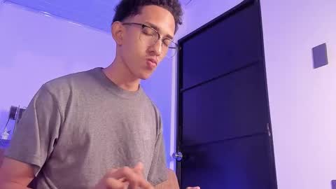 cj_davis1 online show from November 14, 11:56 am