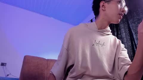 cj_davis1 online show from December 13, 8:15 pm