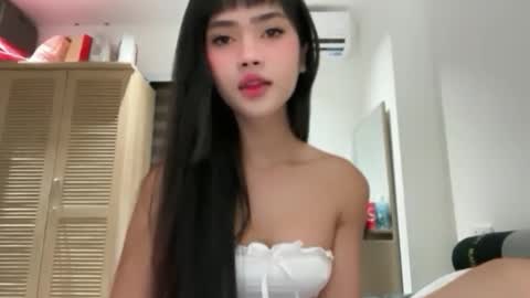 claire_siroksi online show from June 4, 10:54 am