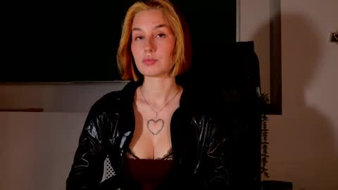 Claire online show from June 2, 4:31 pm