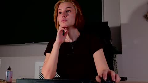 Claire online show from June 5, 2:55 pm