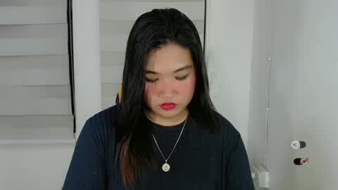 Snapshot of clairewntr_ chatting on March 9, 9:02 am CLAIRE online show from March 9, 9:02 am