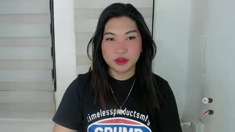 Snapshot of clairewntr_ chatting on February 3, 4:35 am CLAIRE online show from February 3, 4:35 am