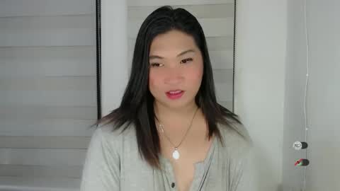 Snapshot of clairewntr_ chatting on February 24, 6:36 pm CLAIRE online show from February 24, 6:36 pm