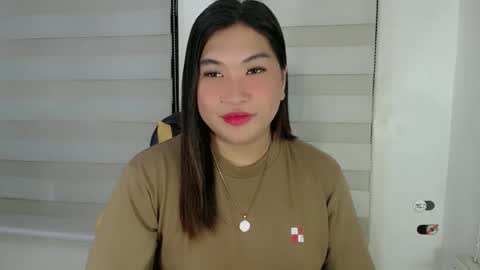 Snapshot of clairewntr_ chatting on March 6, 3:02 am CLAIRE online show from March 6, 3:02 am