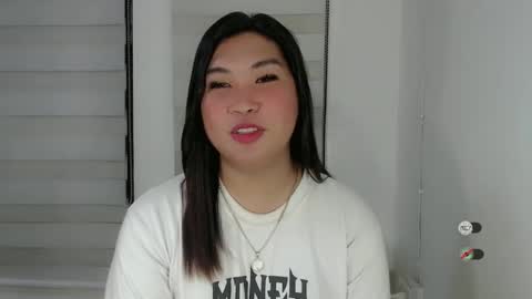 Snapshot of clairewntr_ chatting on February 13, 5:48 am CLAIRE online show from February 13, 5:48 am