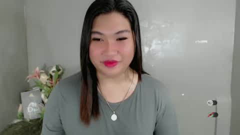 Snapshot of clairewntr_ chatting on February 16, 4:20 am CLAIRE online show from February 16, 4:20 am