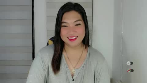 Snapshot of clairewntr_ chatting on February 24, 10:15 am CLAIRE online show from February 24, 10:15 am