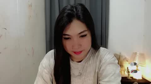 Snapshot of clairewntr_ chatting on October 17, 4:38 am CLAIRE online show from October 17, 4:38 am
