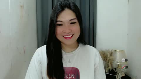 Snapshot of clairewntr_ chatting on October 20, 5:12 am CLAIRE online show from October 20, 5:12 am