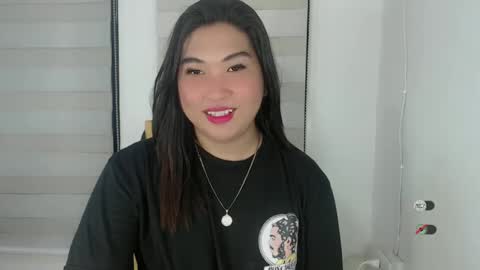 Snapshot of clairewntr_ chatting on February 15, 10:00 am CLAIRE online show from February 15, 10:00 am