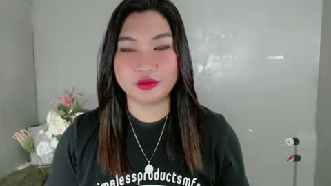 Snapshot of clairewntr_ chatting on February 14, 8:31 am CLAIRE online show from February 14, 8:31 am