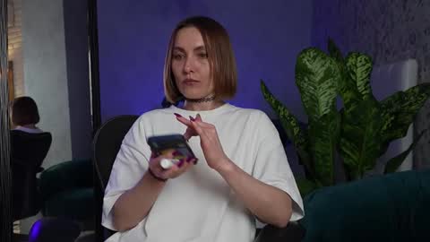 Clara online show from November 29, 7:10 pm