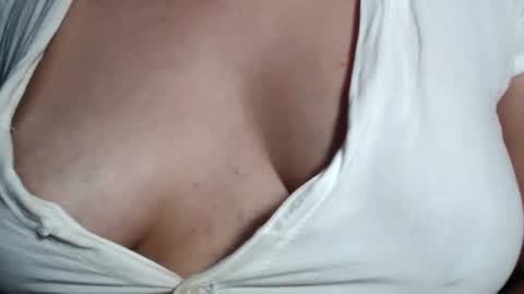 CLARA AT YOUR SERVICE online show from January 6, 9:30 am