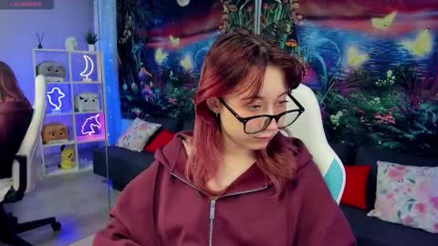 clarabenson online show from November 29, 8:49 pm