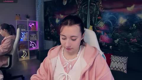 clarabenson online show from September 9, 7:03 pm