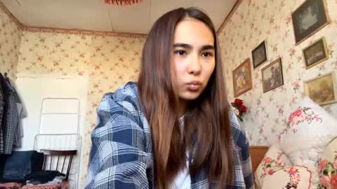 Snapshot of claribelatienza chatting on September 18, 7:12 am Yuna online show from September 18, 7:12 am