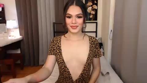 Snapshot of classy_maika chatting on September 13, 9:12 am maika online show from September 13, 9:12 am