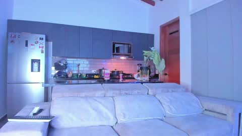 claytonburgues online show from February 6, 3:59 am