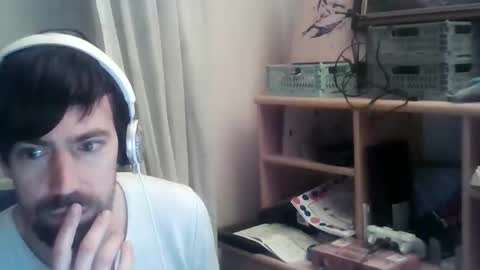 Surfer-dude online show from March 18, 8:15 pm