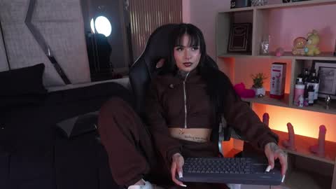 Cleo Adams online show from March 18, 5:13 am