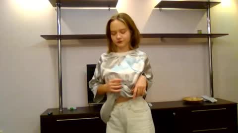 clementinaaures online show from November 5, 2:19 pm