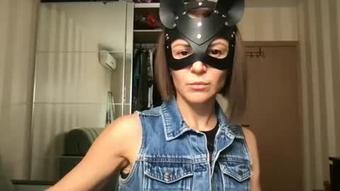 Snapshot of cleo_catra chatting on October 4, 12:58 pm cleo_catra online show from October 4, 12:58 pm