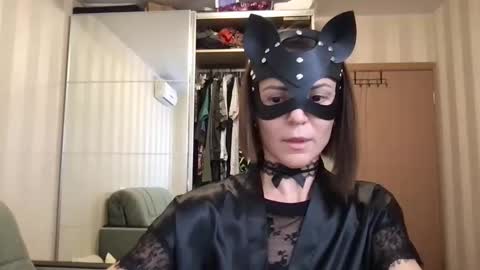 Snapshot of cleo_catra chatting on October 5, 1:08 pm cleo_catra online show from October 5, 1:08 pm
