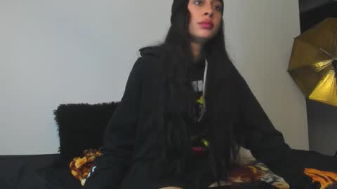 Snapshot of cleosexxx chatting on October 18, 11:09 pm cleo y maikol online show from October 18, 11:09 pm