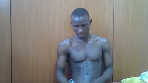 clive_damian online show from May 24, 1:28 pm