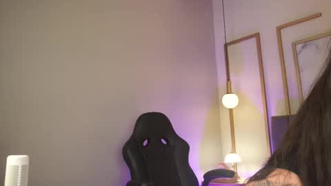 Snapshot of cloe_martinez_ chatting on September 19, 2:27 am Cloe online show from September 19, 2:27 am
