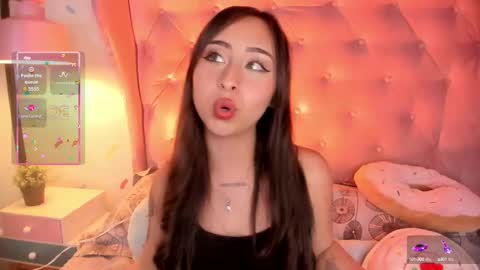 Snapshot of cloe_martinez_ chatting on February 21, 2:17 am Cloe online show from February 21, 2:17 am