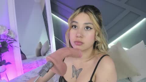 Snapshot of cloe_palmeer chatting on October 21, 2:05 am cloe_palmeer online show from October 21, 2:05 am
