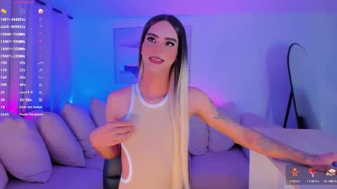 CLOE REMINTON online show from December 26, 10:09 pm