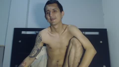 alejandro ruiz online show from August 4, 11:45 pm