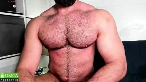 MUSCLE STUD online show from March 5, 6:44 am