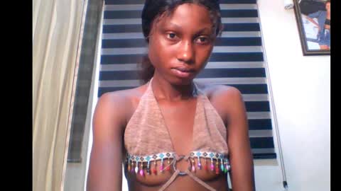 coco_petitqueen online show from January 22, 7:25 am