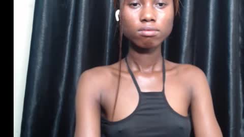 coco_petitqueen online show from October 12, 8:18 am