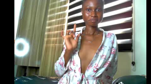 coco_petitqueen online show from January 17, 11:17 am