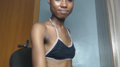 coco_petitqueen online show from January 7, 7:49 pm