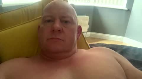 col4nows online show from October 15, 9:54 am