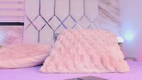 colett online show from December 3, 11:55 am